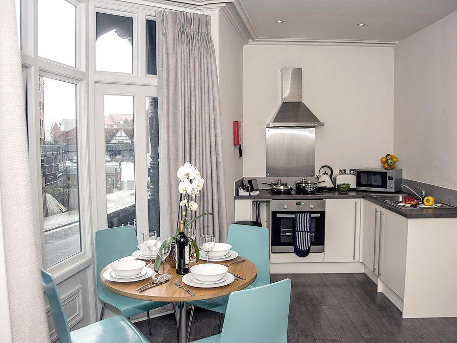Base Serviced Apartments - City Road Chester Exteriör bild