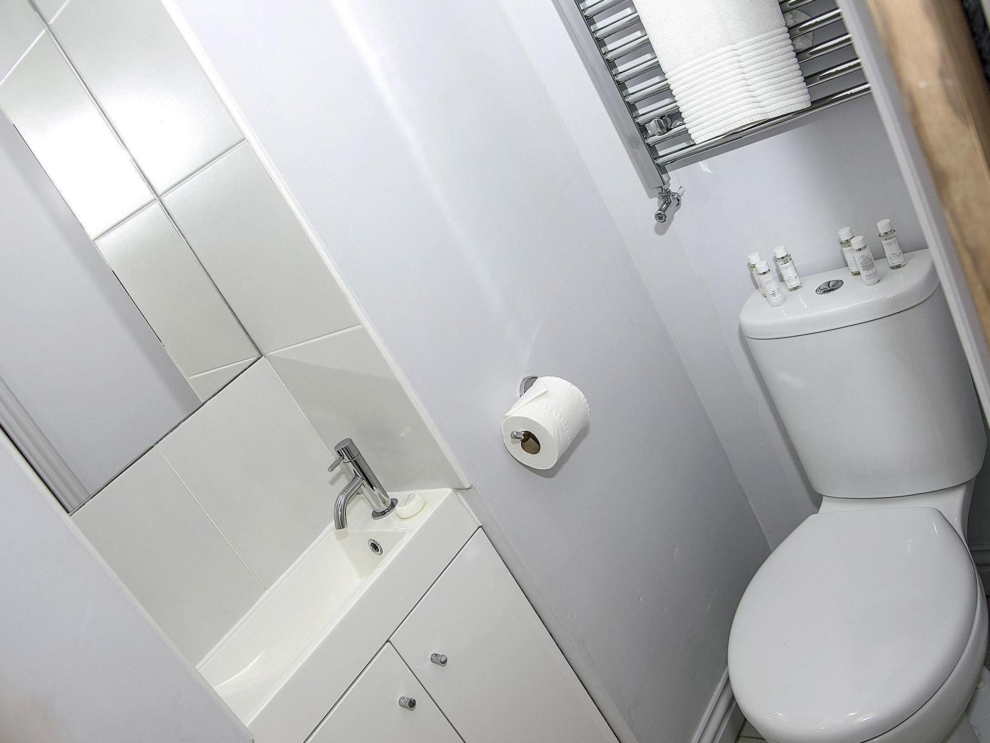Base Serviced Apartments - City Road Chester Exteriör bild