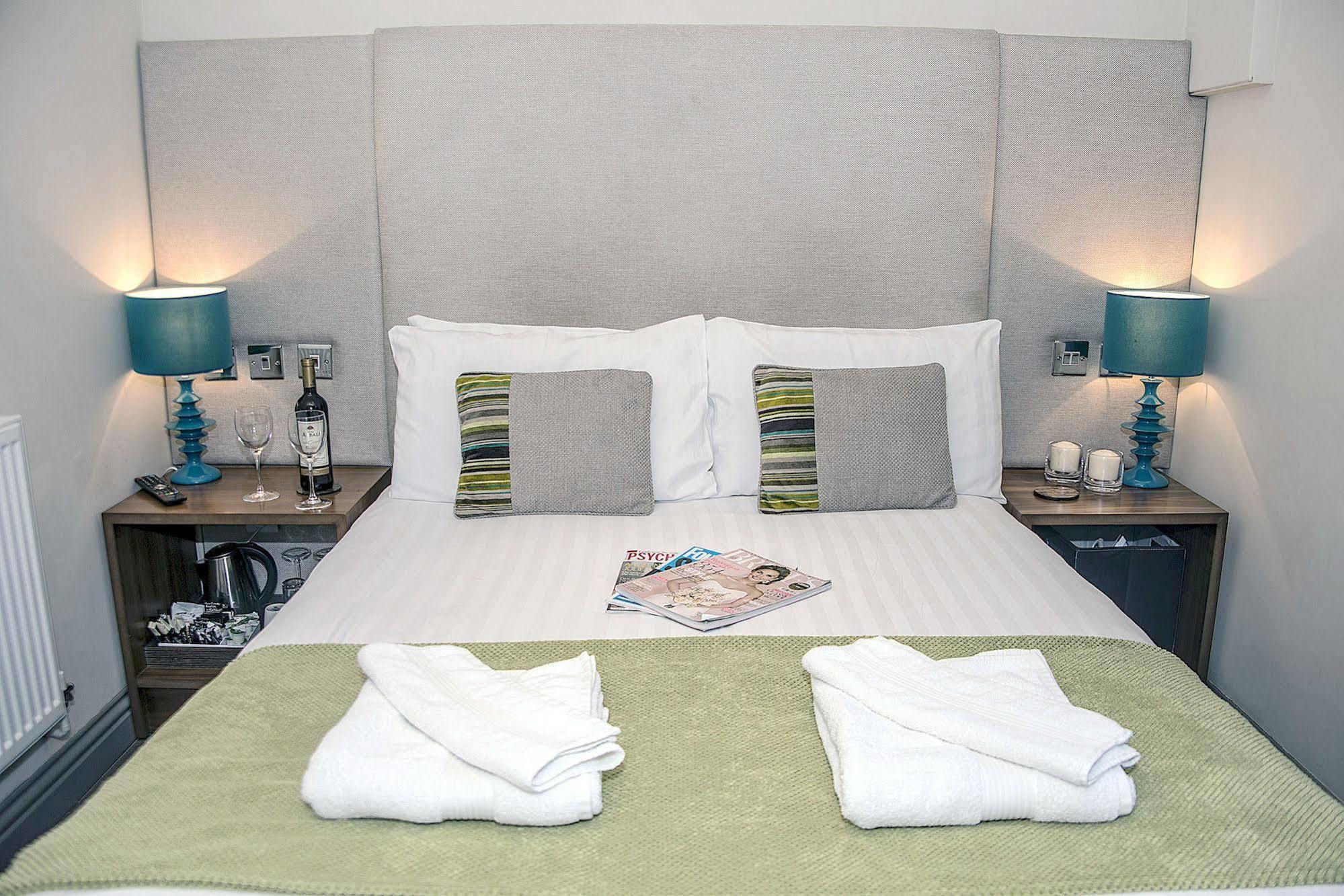 Base Serviced Apartments - City Road Chester Exteriör bild