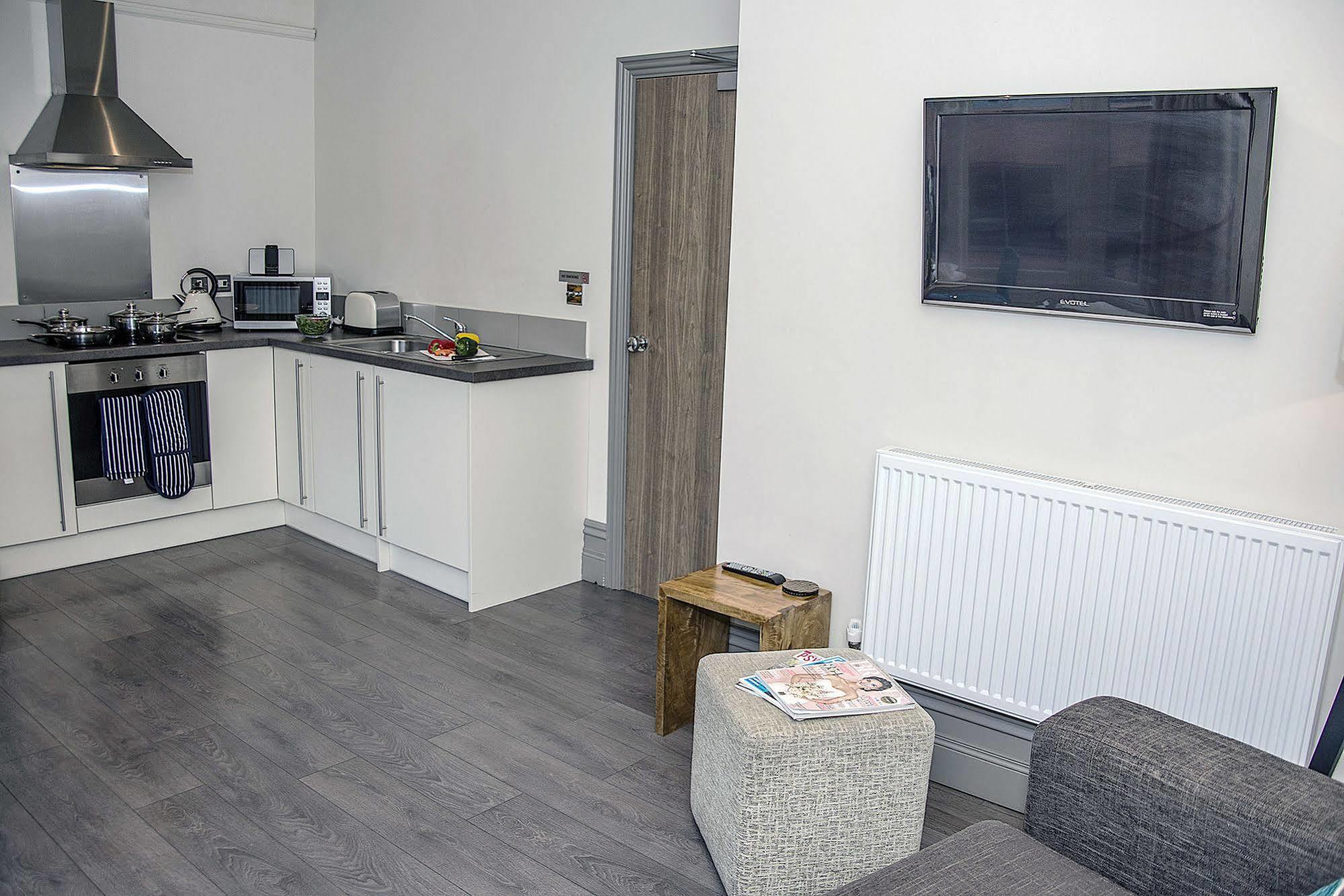 Base Serviced Apartments - City Road Chester Exteriör bild