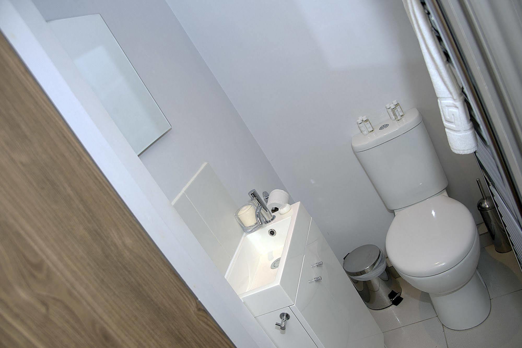 Base Serviced Apartments - City Road Chester Exteriör bild