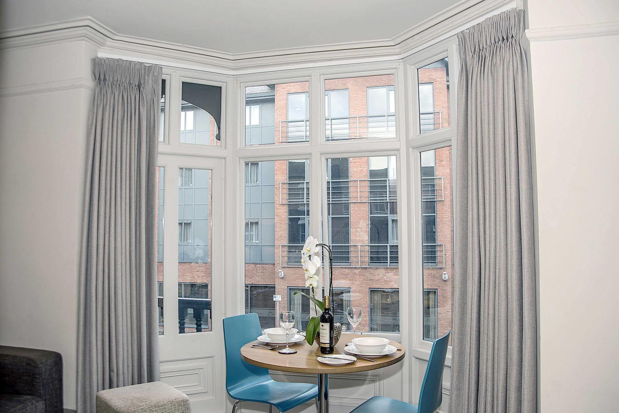 Base Serviced Apartments - City Road Chester Exteriör bild