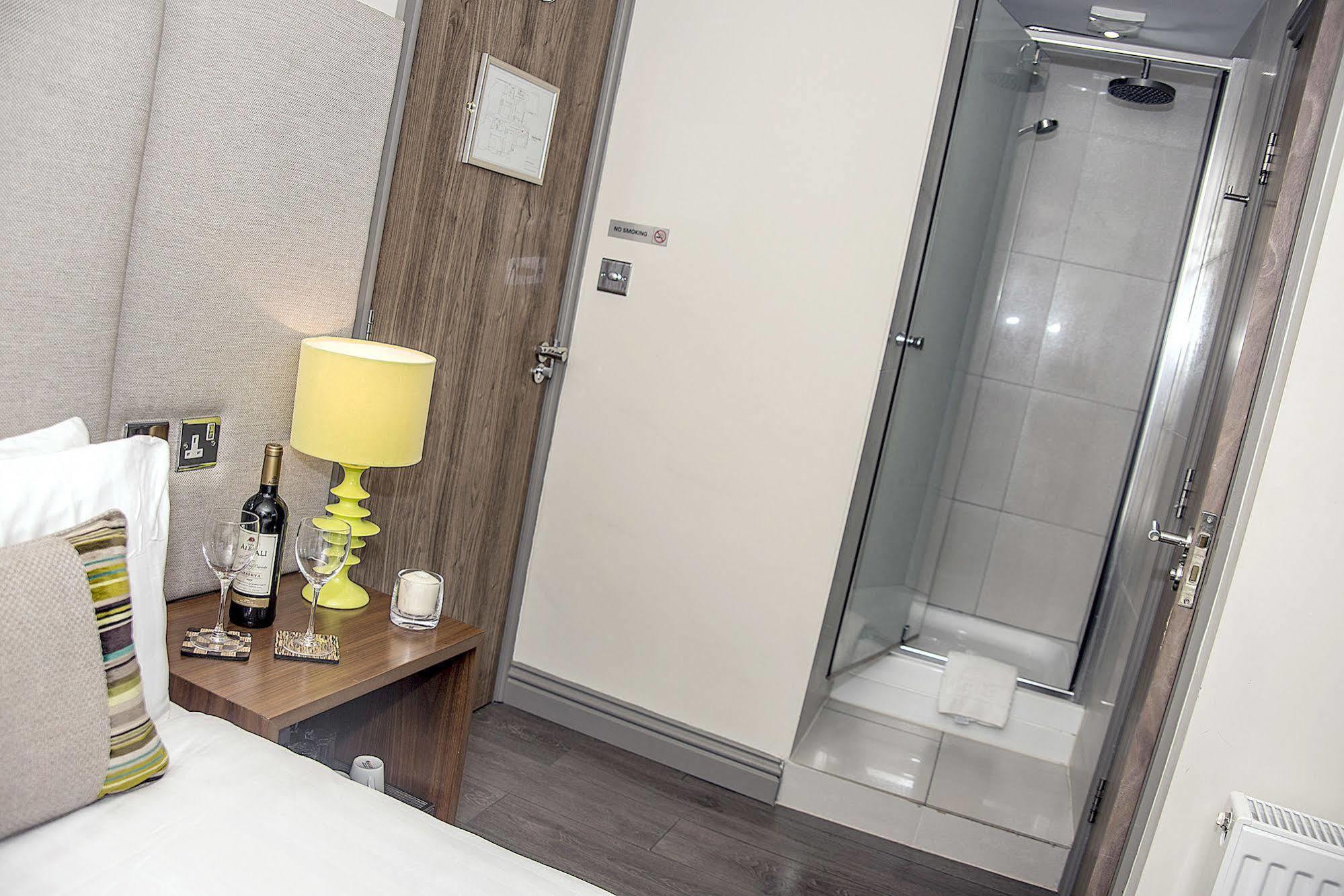 Base Serviced Apartments - City Road Chester Exteriör bild