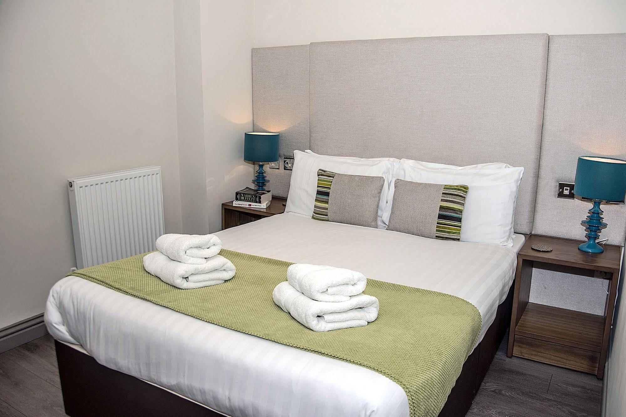 Base Serviced Apartments - City Road Chester Exteriör bild