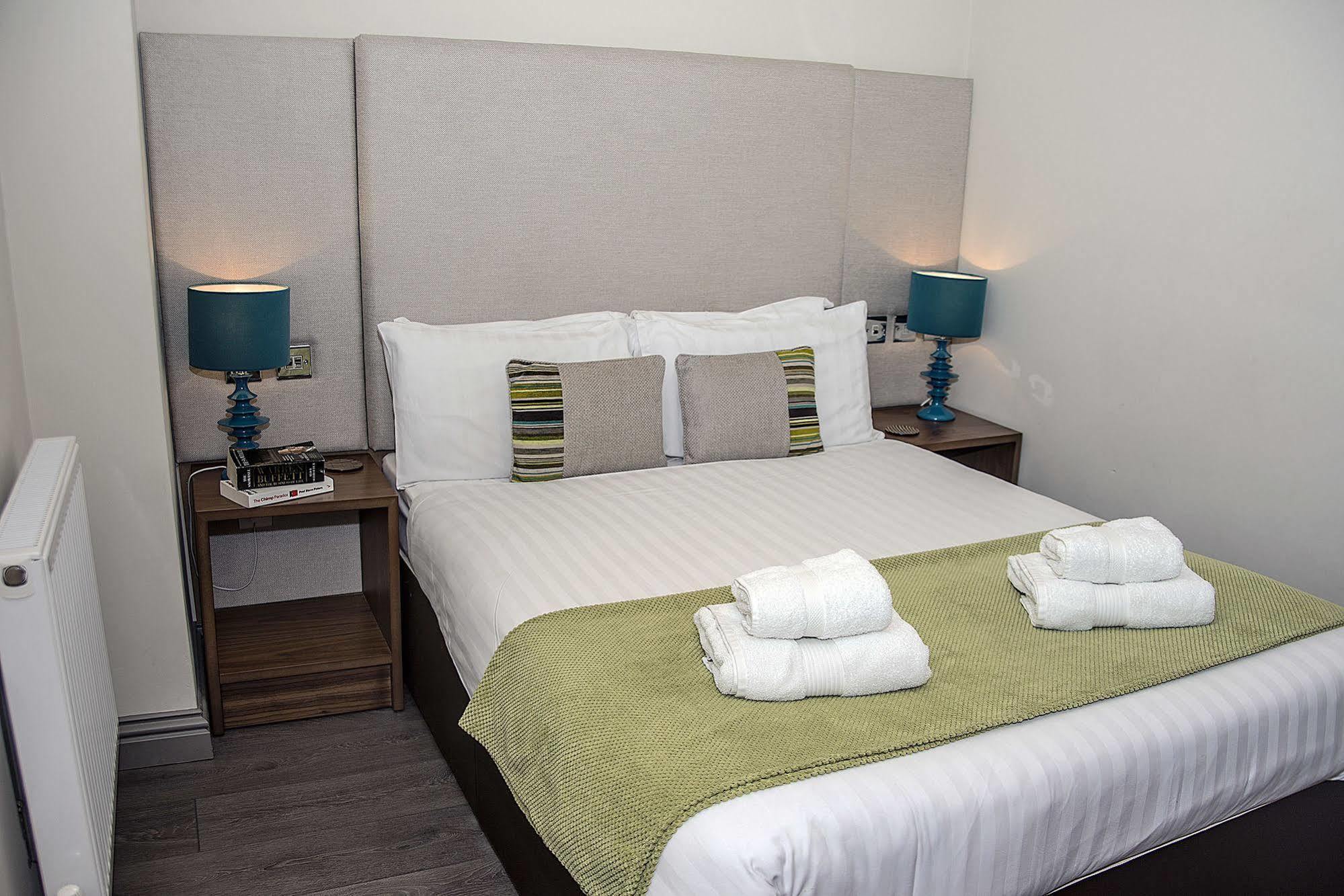 Base Serviced Apartments - City Road Chester Exteriör bild