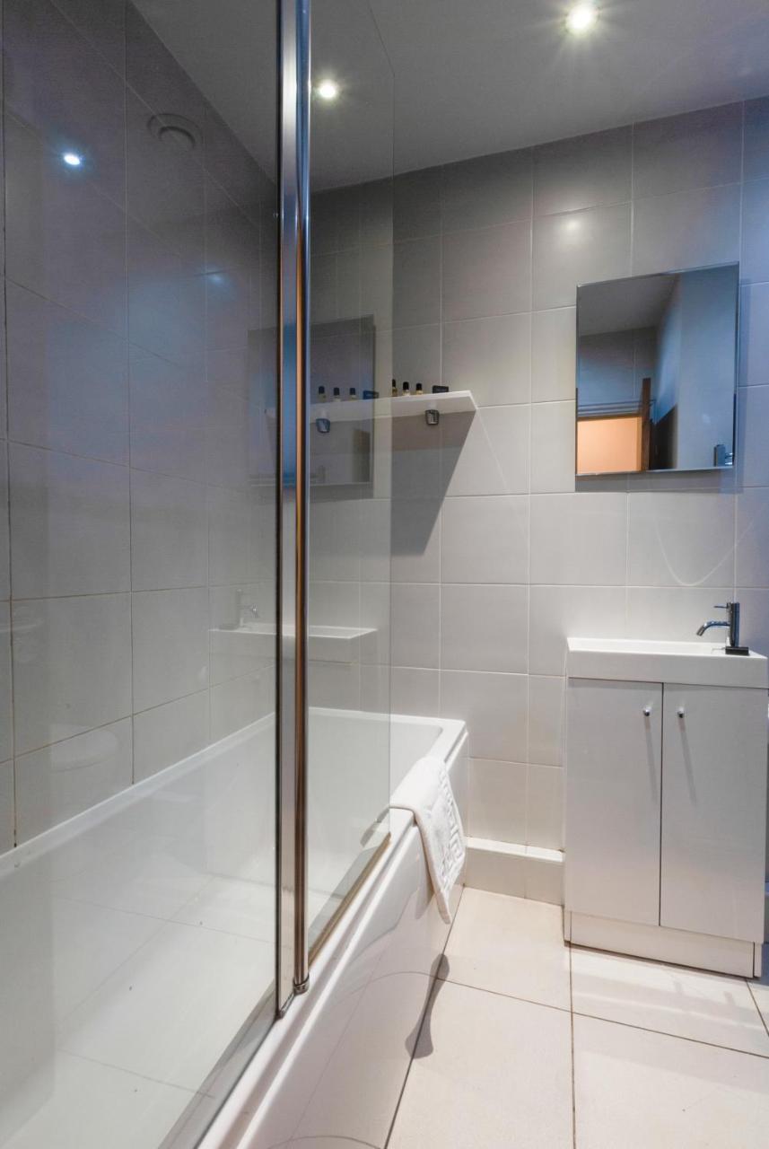Base Serviced Apartments - City Road Chester Exteriör bild