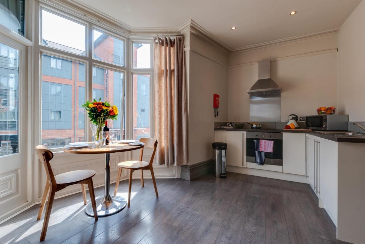 Base Serviced Apartments - City Road Chester Exteriör bild