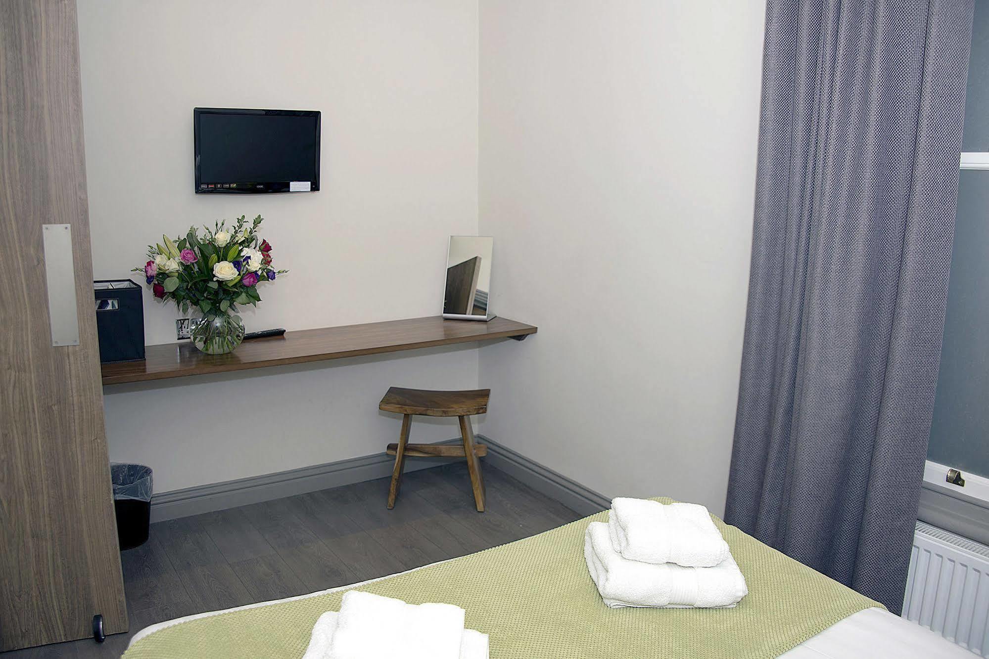 Base Serviced Apartments - City Road Chester Exteriör bild