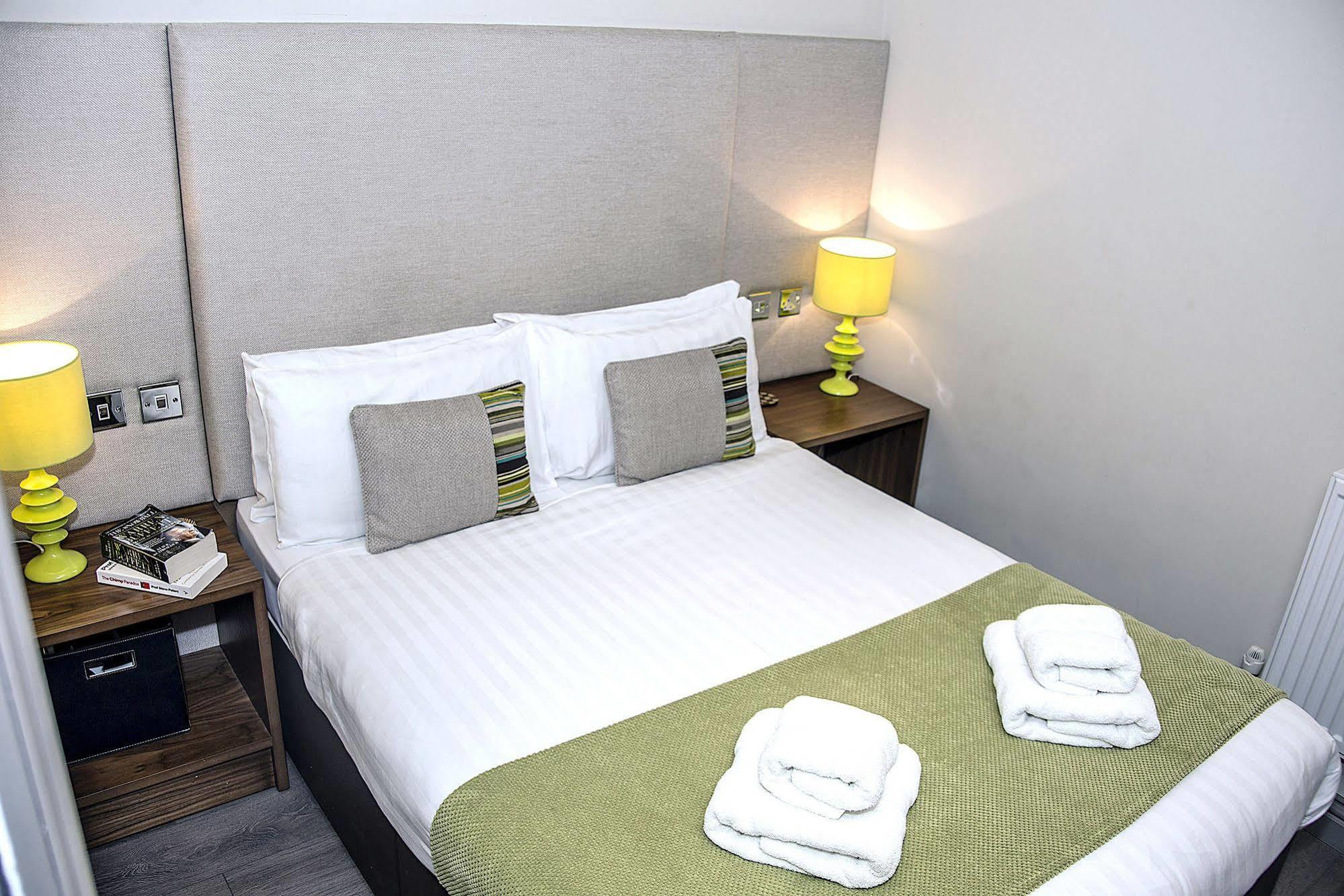 Base Serviced Apartments - City Road Chester Exteriör bild