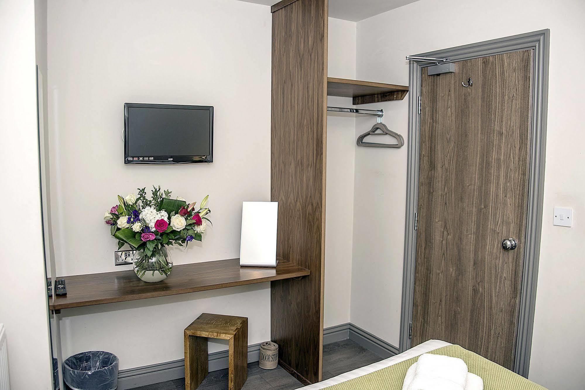 Base Serviced Apartments - City Road Chester Exteriör bild